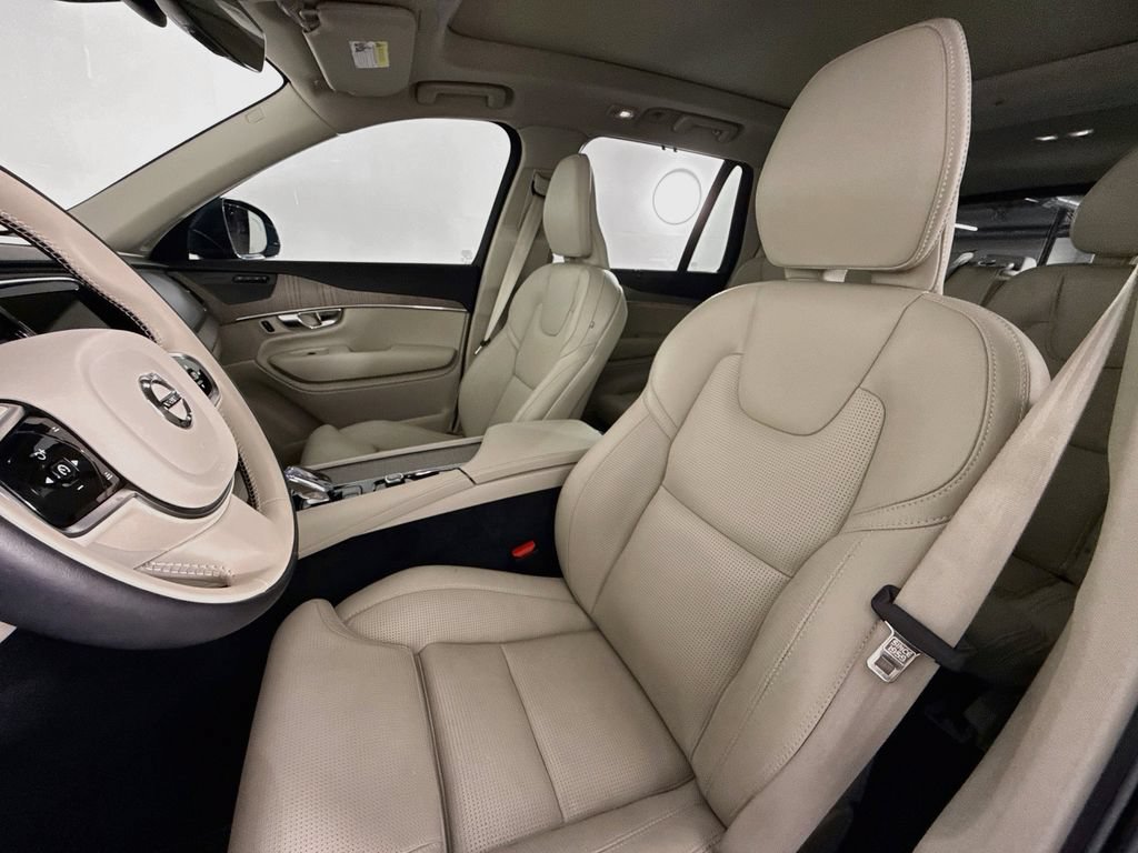 Used 2025 Volvo XC90 T8 Ultra AWD/4WD image 5