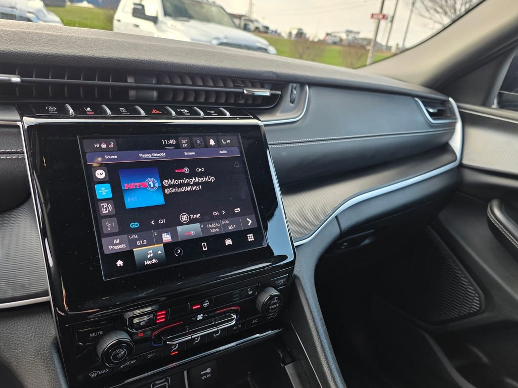 Used 2024 Jeep Grand Cherokee L Altitude image 24