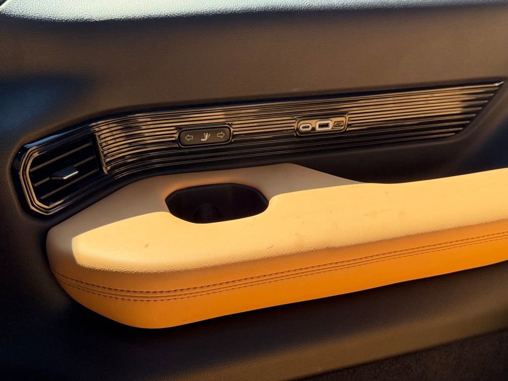 Certified 2025 Jeep Grand Wagoneer L Series III w/ Rear Seat Video Group 1 image 39