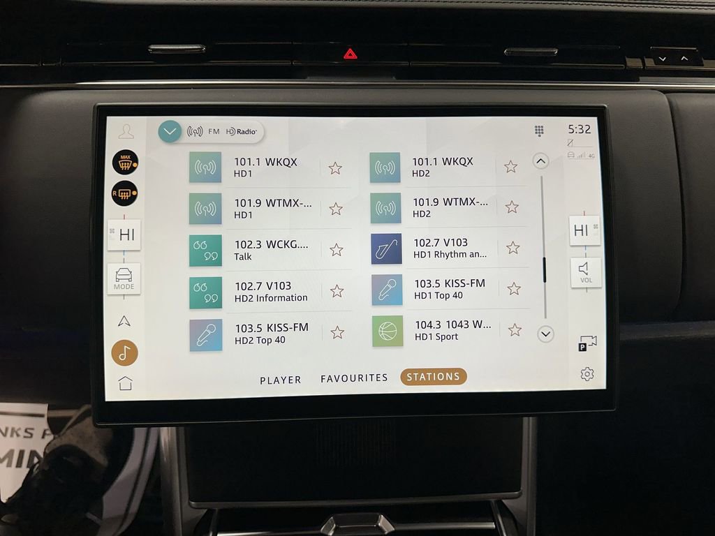 Used 2025 Land Rover Range Rover Autobiography image 12