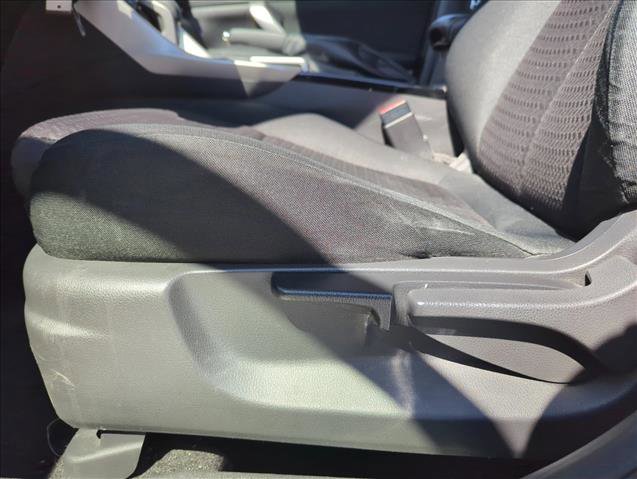 Used 2018 Mitsubishi Eclipse Cross LE image 12