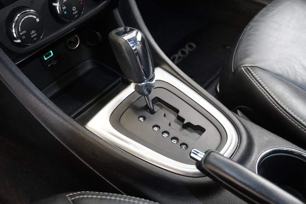 Used 2012 Chrysler 200 Limited FWD image 22