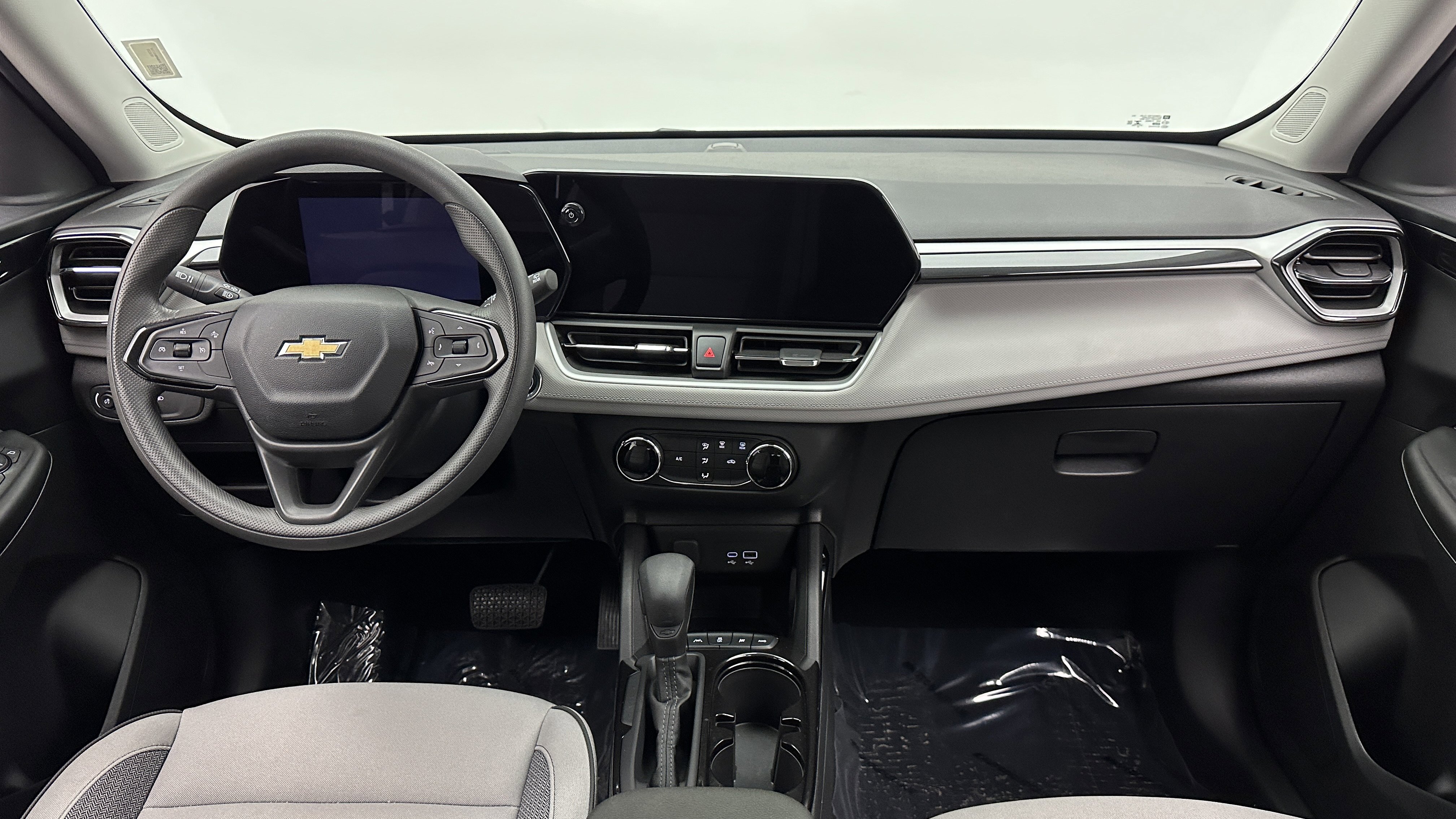 Used 2025 Chevrolet TrailBlazer LS image 25