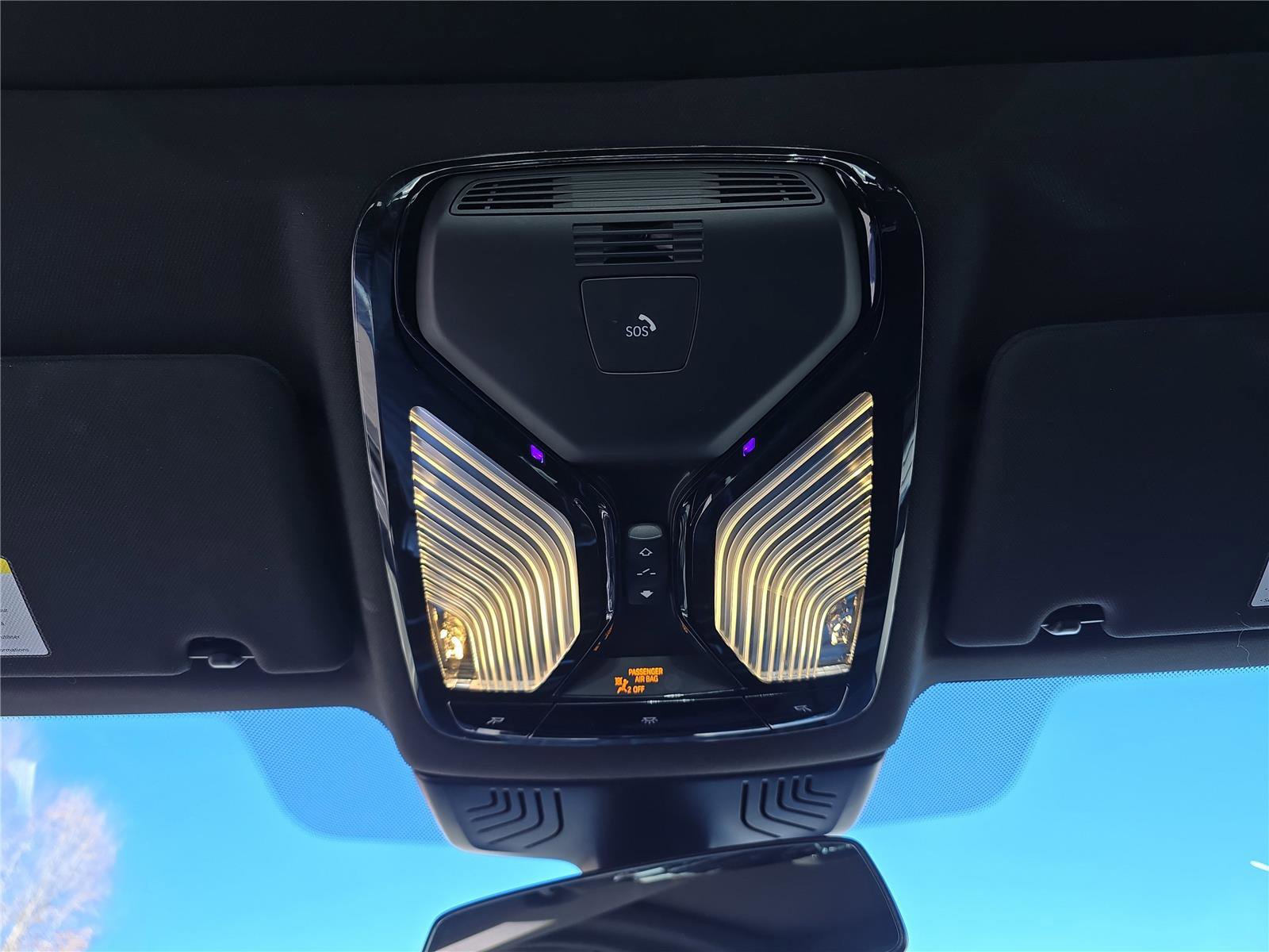 Used 2023 BMW M550i xDrive w/ Executive Package image 25