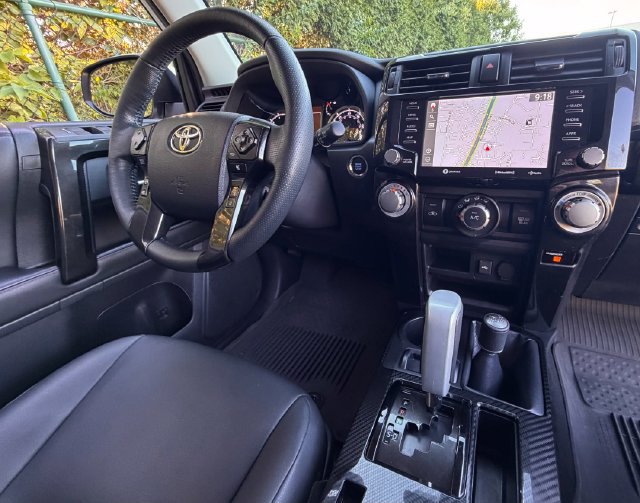 Used 2024 Toyota 4Runner TRD Off-Road Premium AWD/4WD image 27