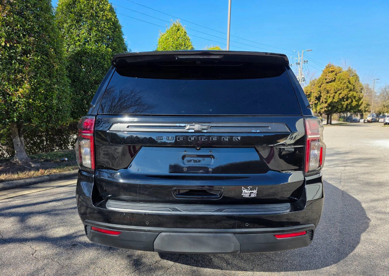 Used 2021 Chevrolet Suburban LT RWD image 4