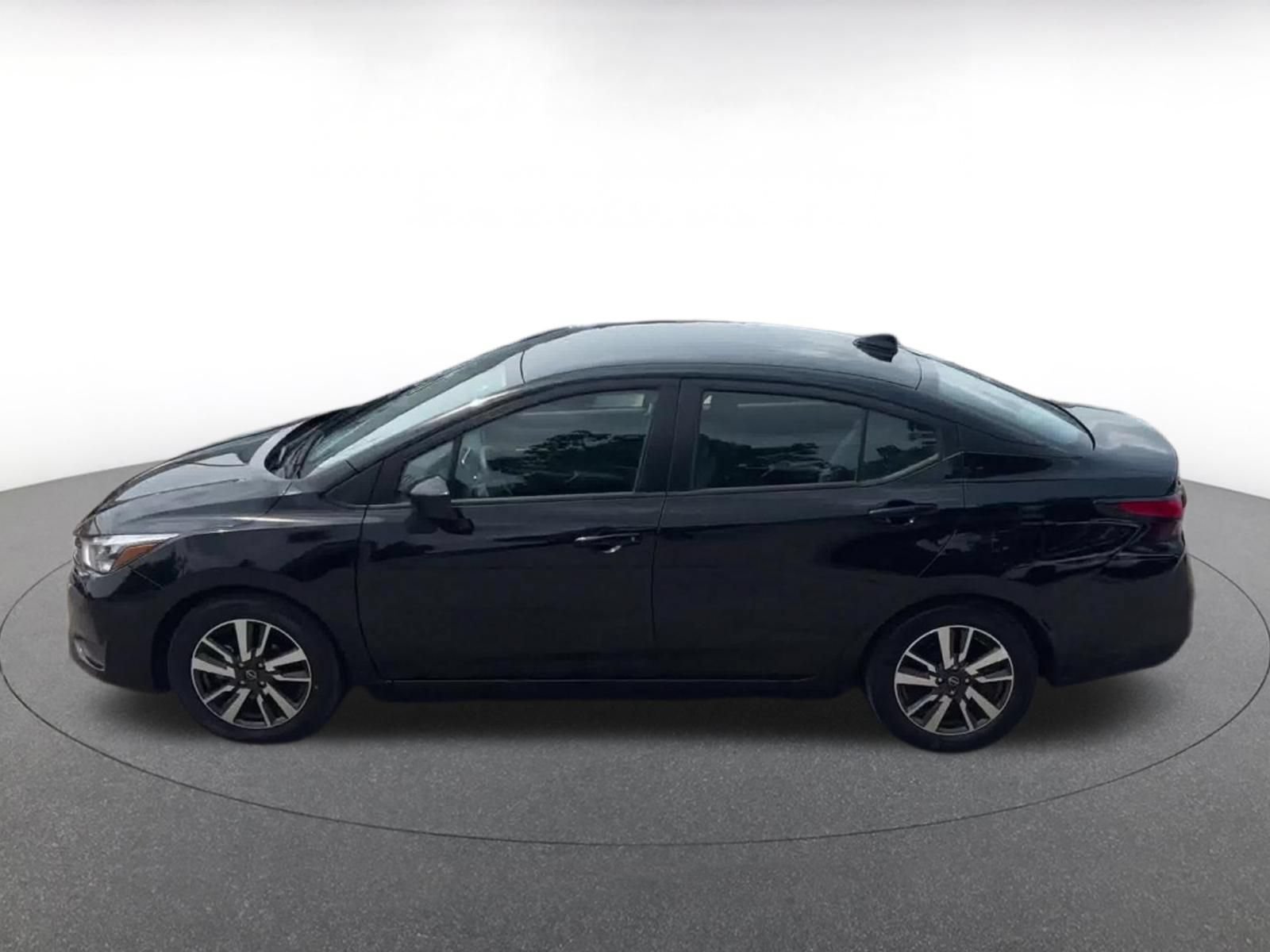 Used 2025 Nissan Versa SV FWD image 7