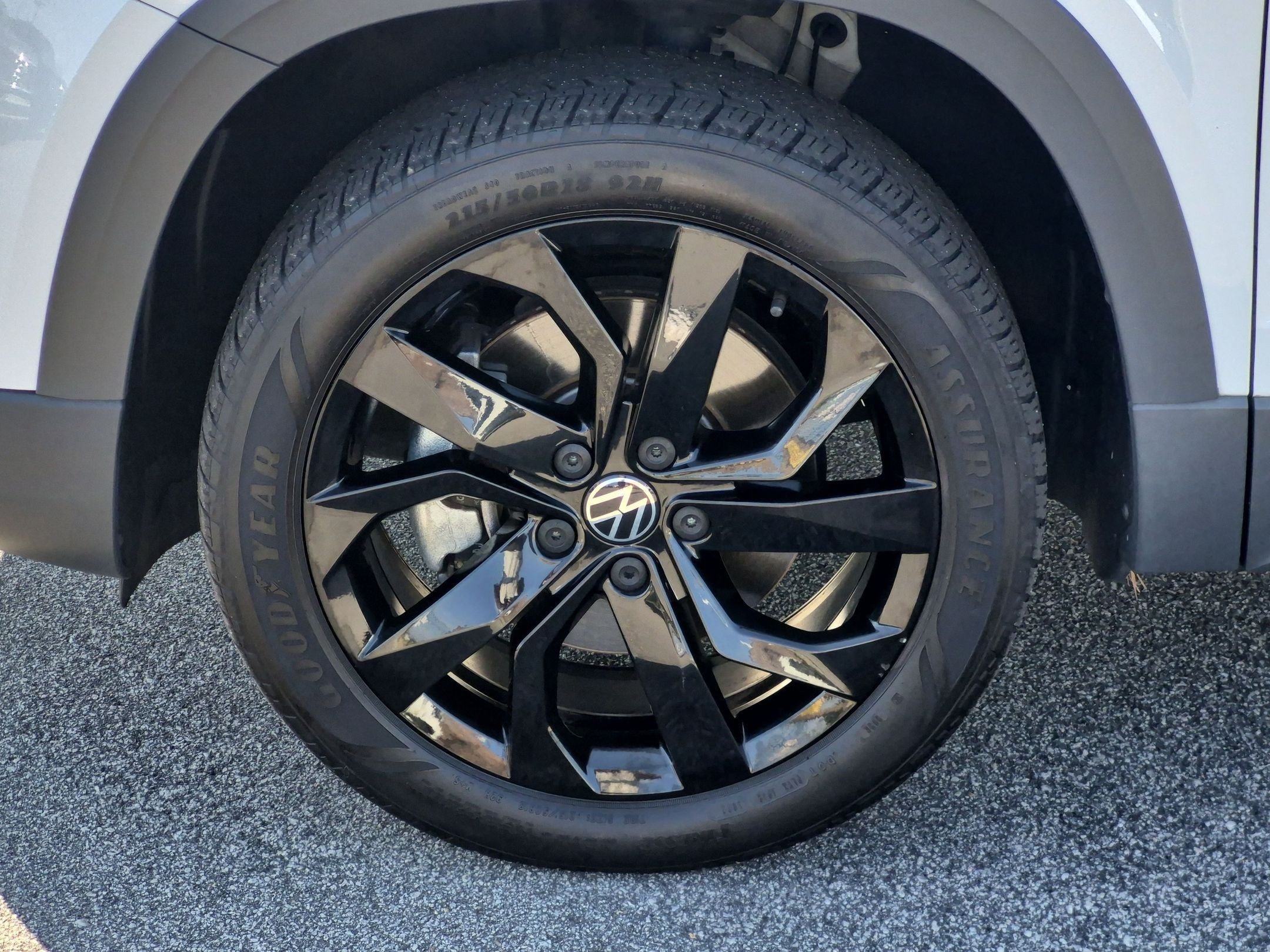 Used 2023 Volkswagen Taos SE w/ Black Wheel Package FWD image 10