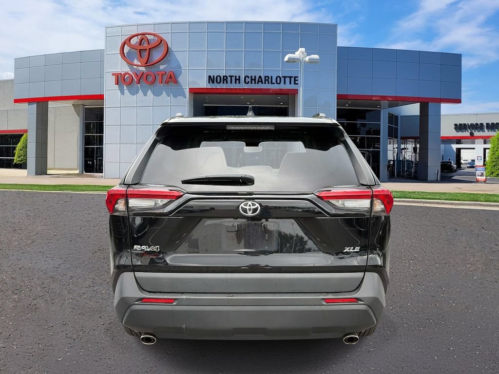 Used 2024 Toyota RAV4 XLE FWD image 7