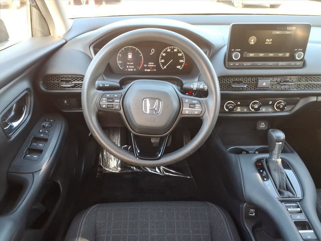 Used 2023 Honda HR-V LX image 11