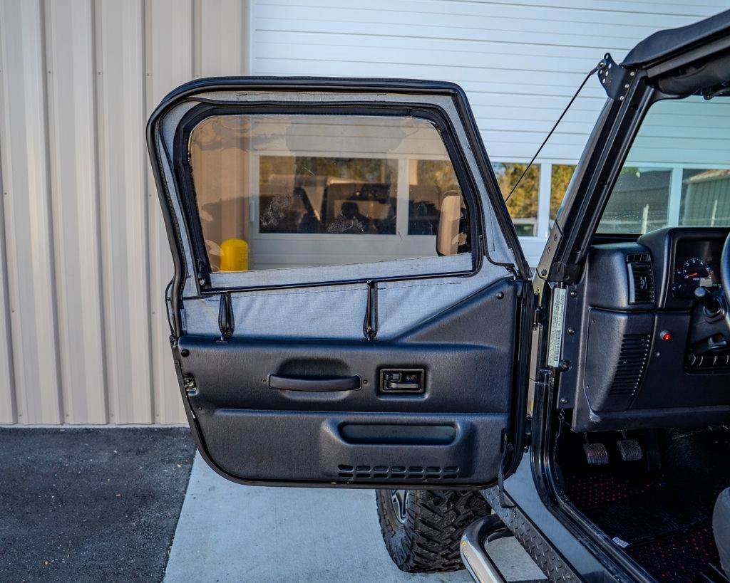 Used 2006 Jeep Wrangler Rubicon AWD/4WD image 13