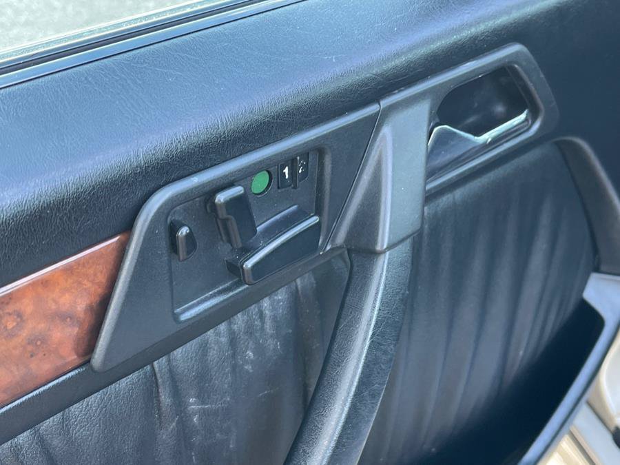 Used 1990 Mercedes-Benz 300 CE Coupe image 17
