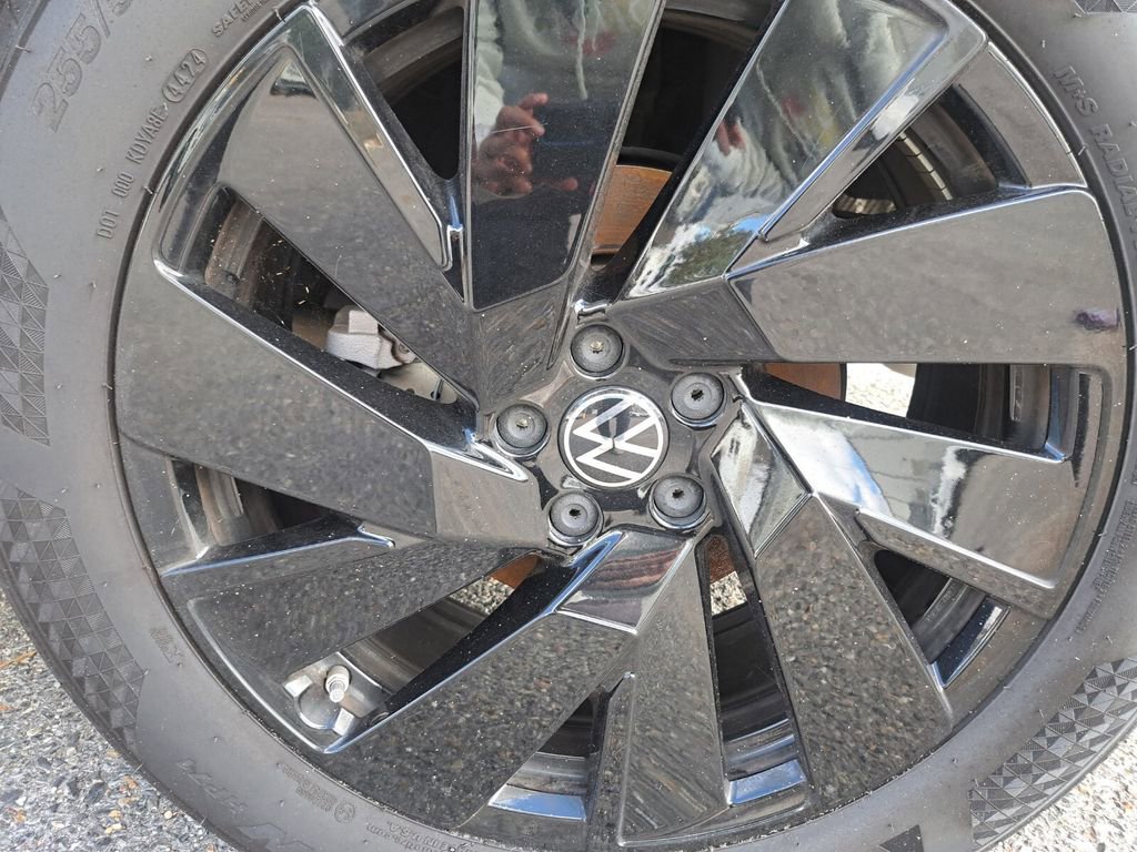 Used 2025 Volkswagen Atlas SE image 27