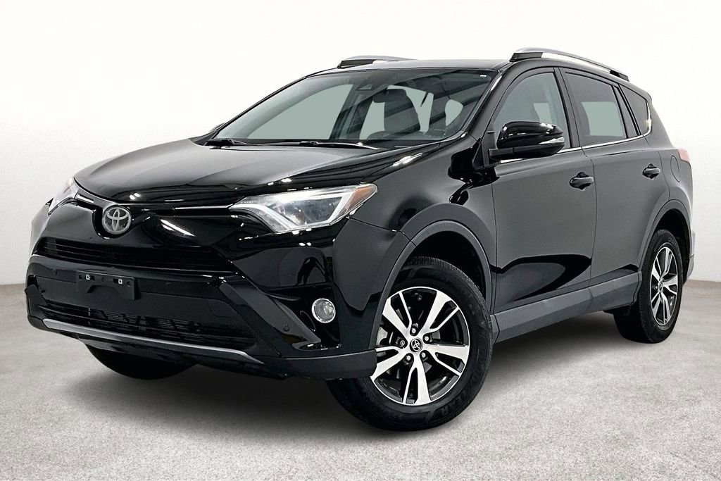 Used 2018 Toyota RAV4 XLE image 14
