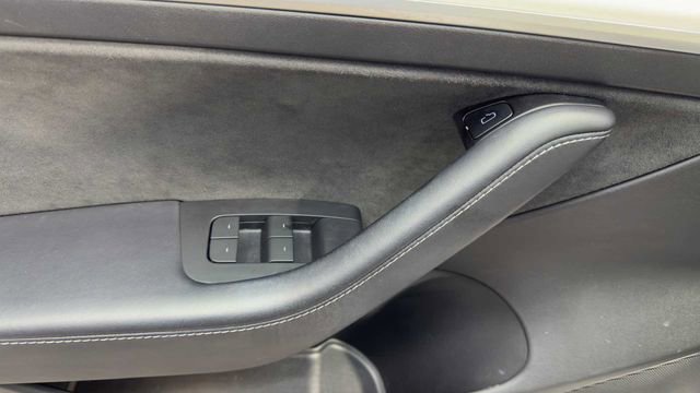 Used 2023 Tesla Model 3 Long Range image 19