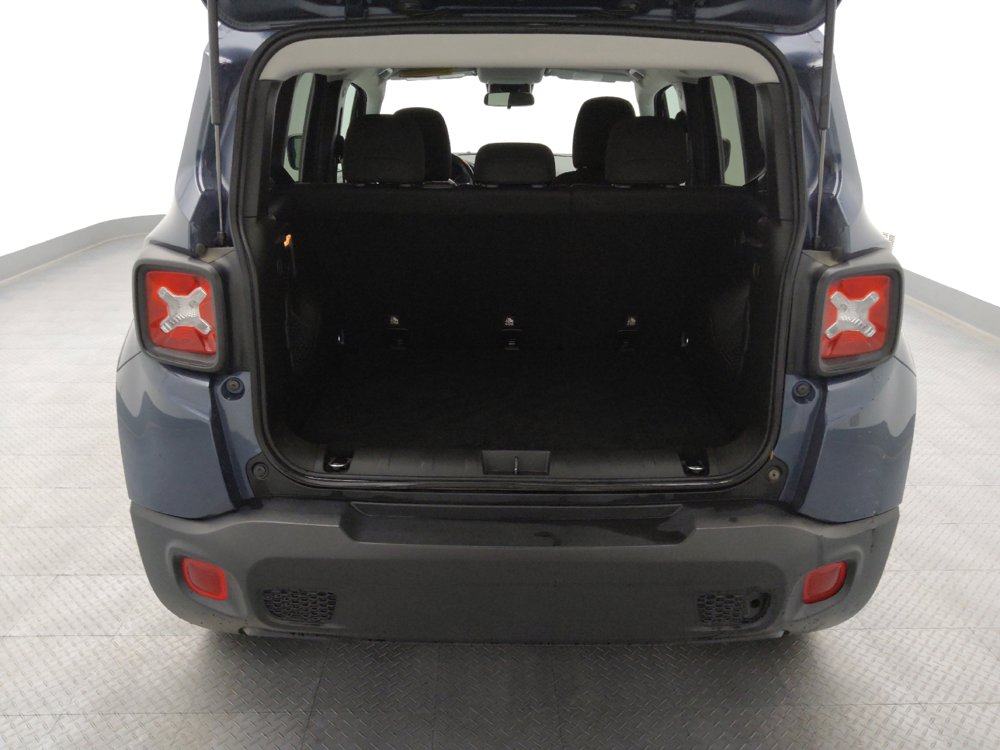 Used 2020 Jeep Renegade Latitude w/ Cold Weather Group AWD/4WD image 29