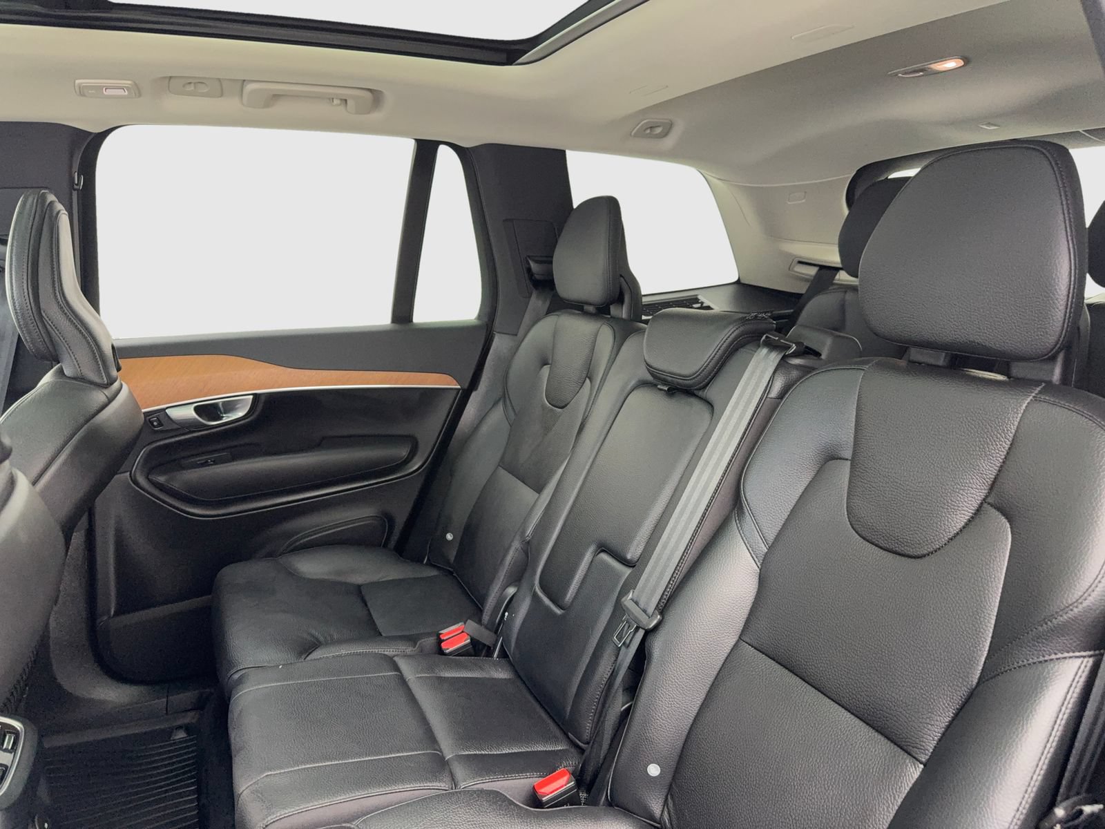 Used 2024 Volvo XC90 T8 Plus AWD/4WD image 36