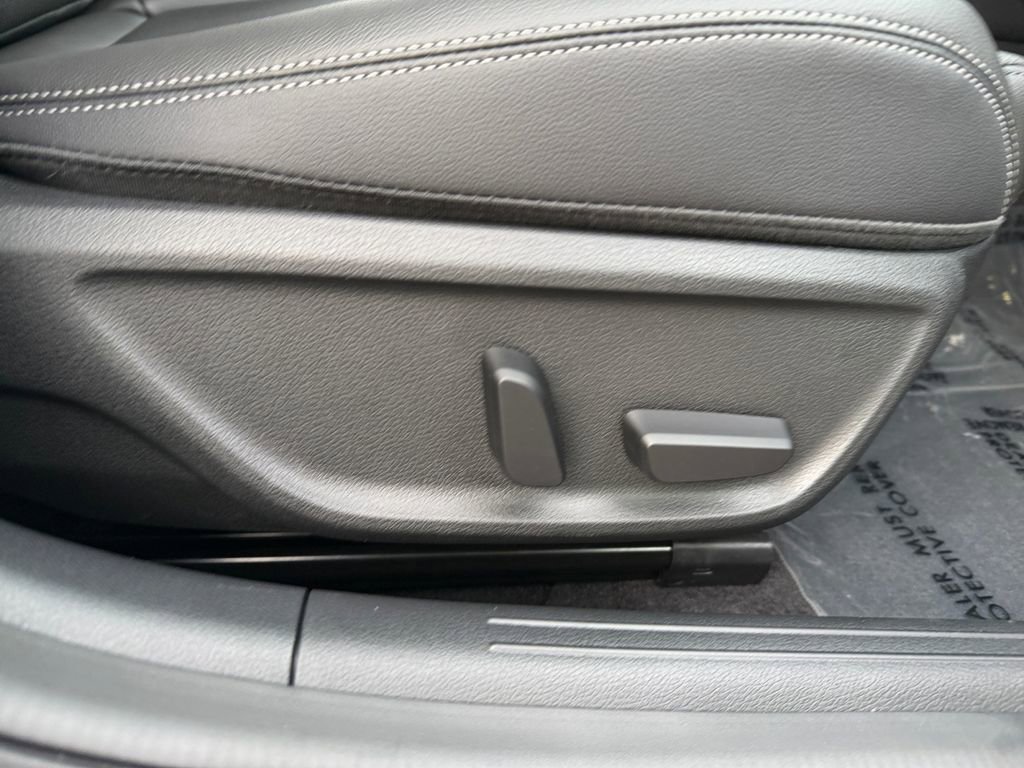 Used 2026 Genesis G70 2.5T image 16