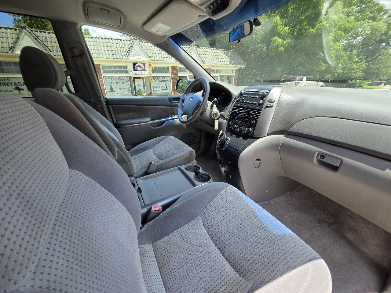 Used 2006 Toyota Sienna LE FWD image 28