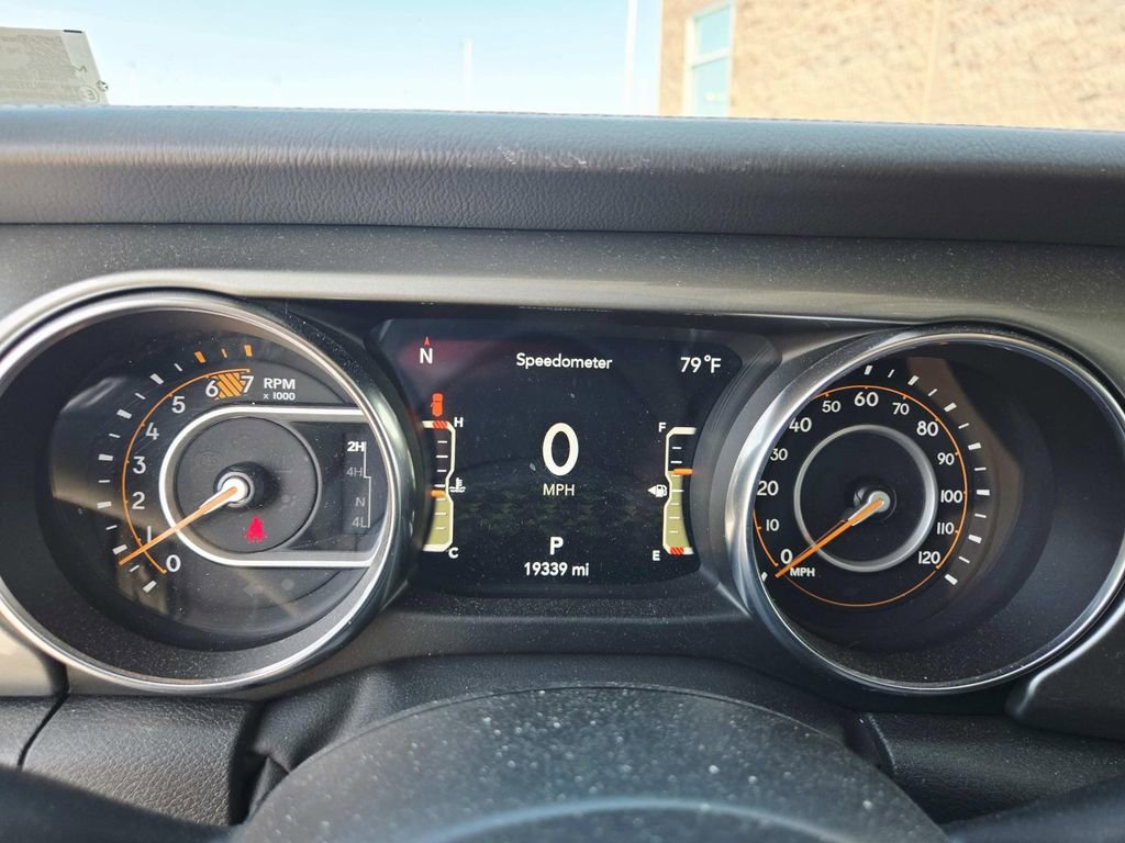 Used 2023 Jeep Wrangler Unlimited Sahara w/ Cold Weather Group AWD/4WD image 10