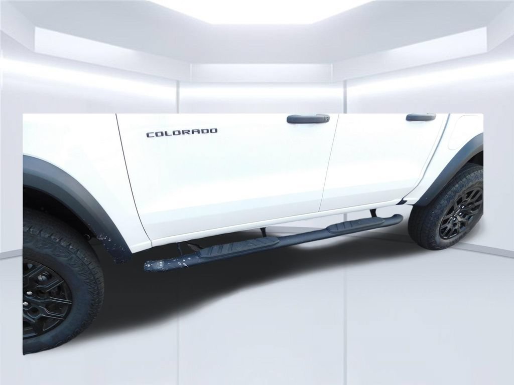 Used 2025 Chevrolet Colorado Trail Boss AWD/4WD image 16