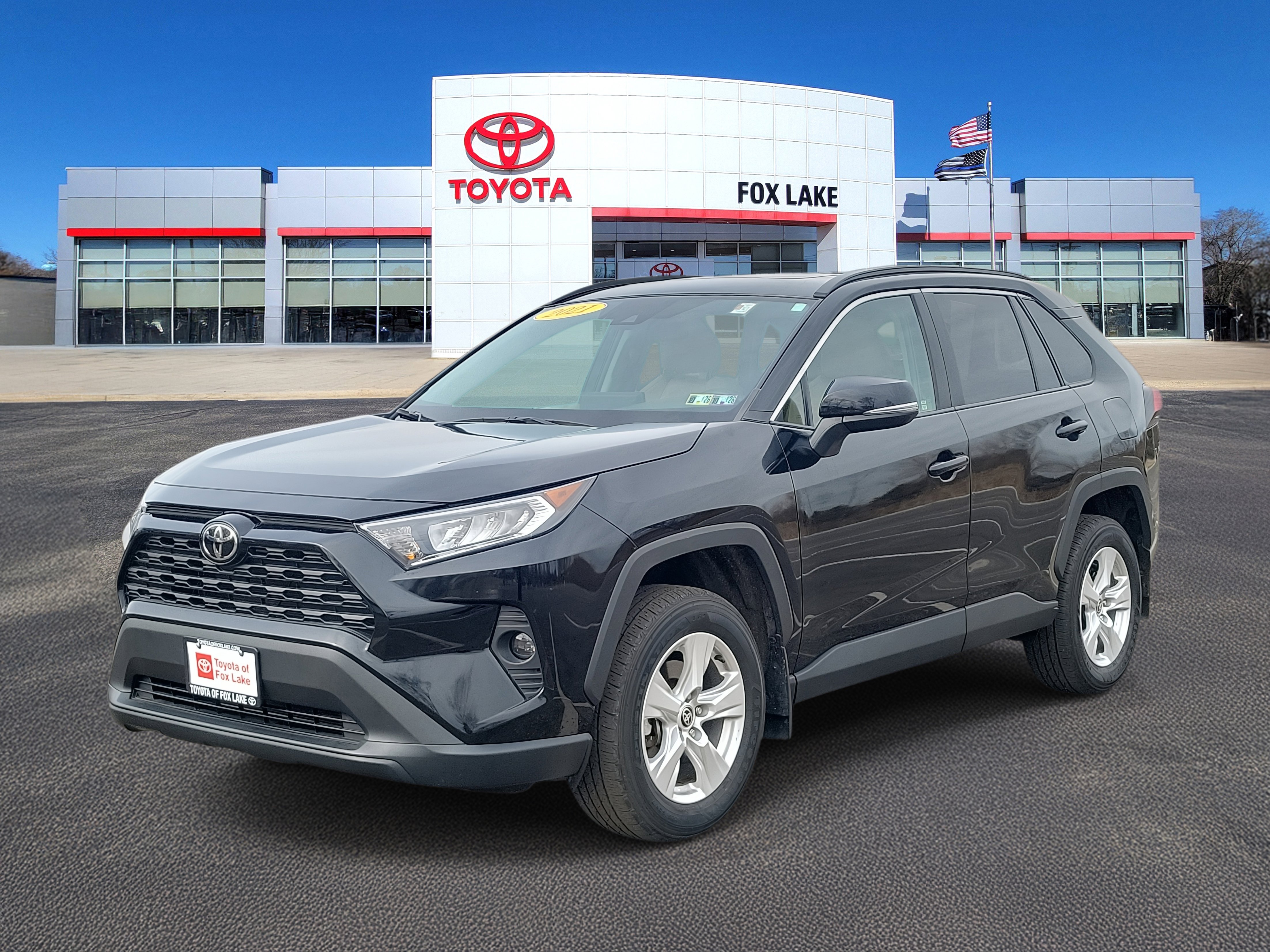 Used 2021 Toyota RAV4 XLE w/ Convenience Package image 2