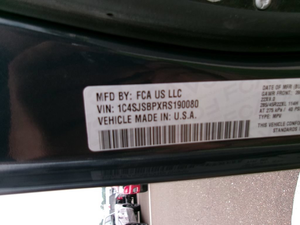 Certified 2024 Jeep Wagoneer L Series II AWD/4WD image 18