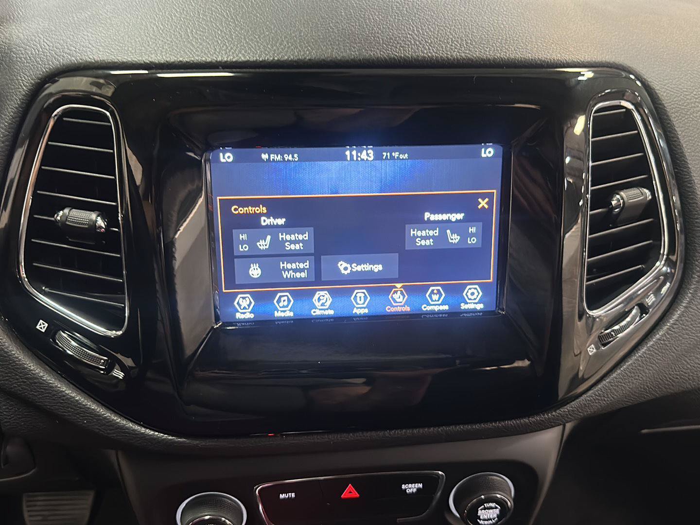 Certified 2019 Jeep Compass Latitude AWD/4WD image 22