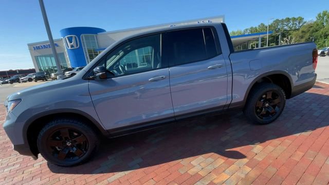 Certified 2025 Honda Ridgeline Black Edition image 6