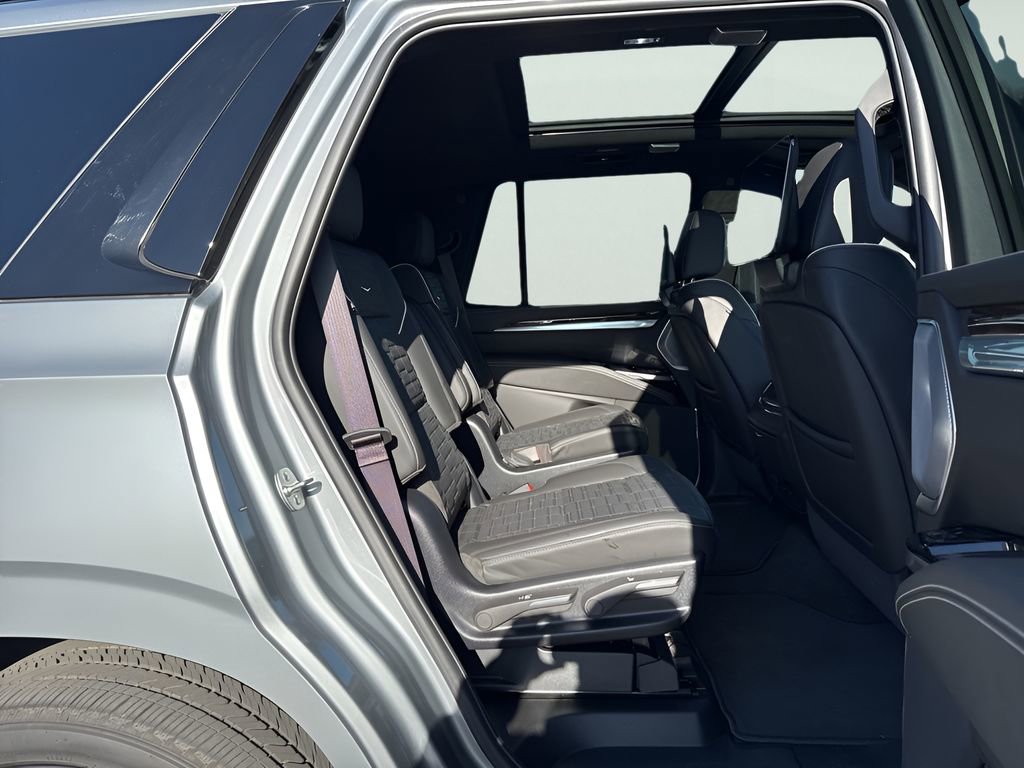 Used 2025 Cadillac Escalade Sport Platinum image 13