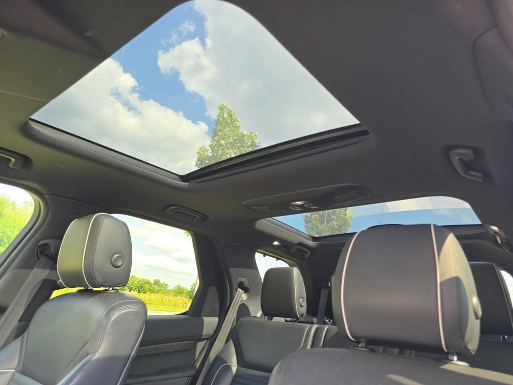 Used 2019 Land Rover Discovery HSE AWD/4WD image 8