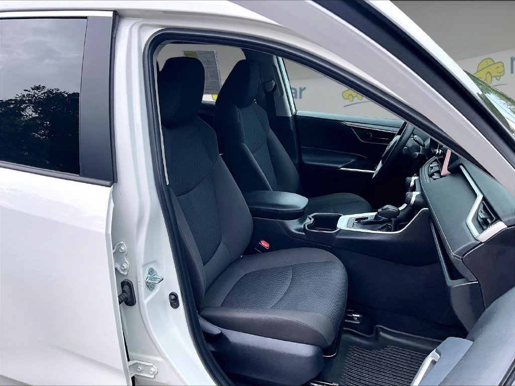 Used 2025 Toyota RAV4 LE AWD/4WD image 11