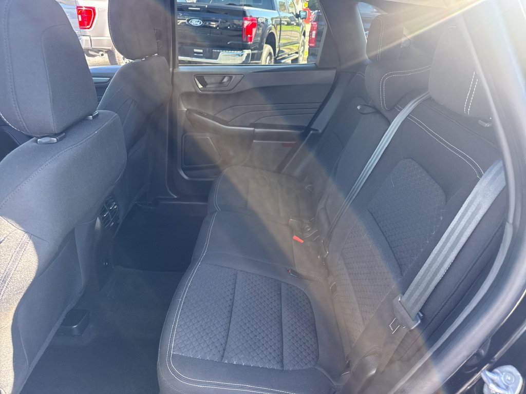 Used 2023 Ford Escape Active w/ Tech Pack #1 AWD/4WD image 17