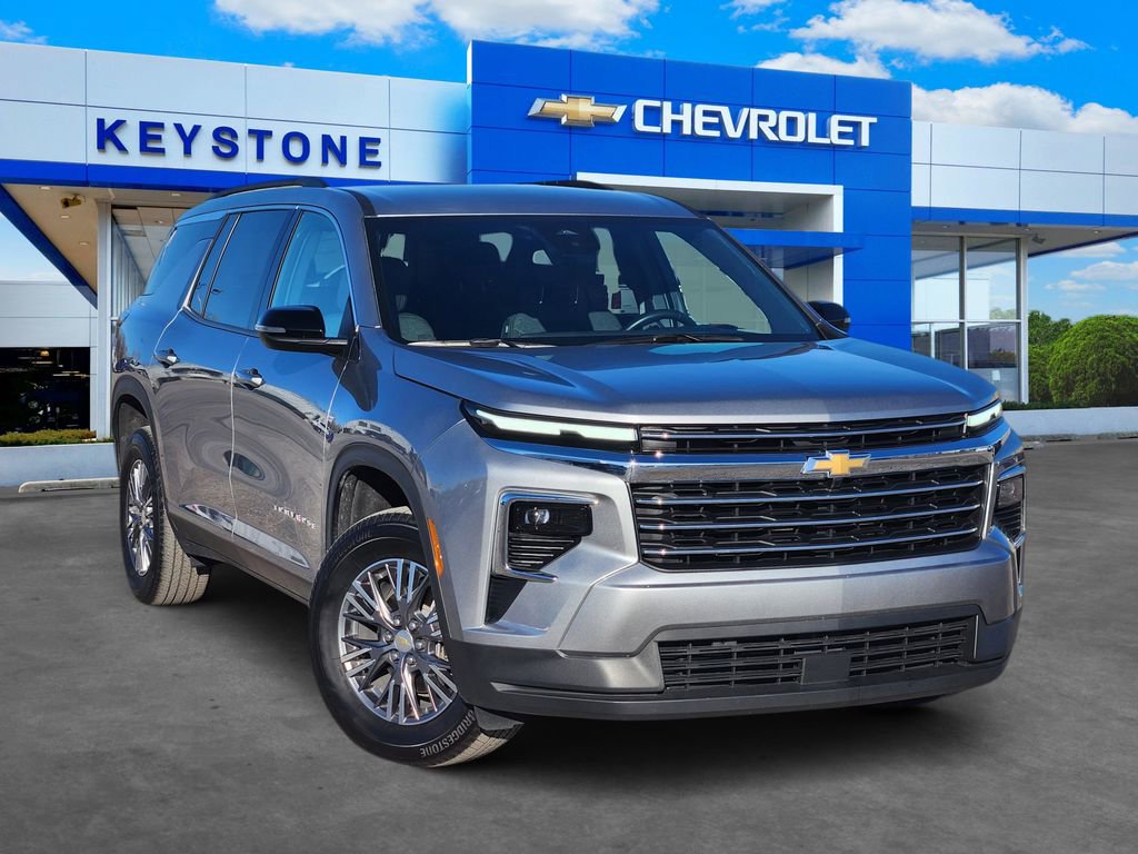 Used 2025 Chevrolet Traverse LT