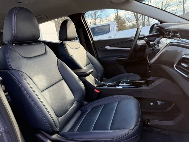 Used 2022 Chevrolet Bolt EUV LT w/ Convenience Package image 17