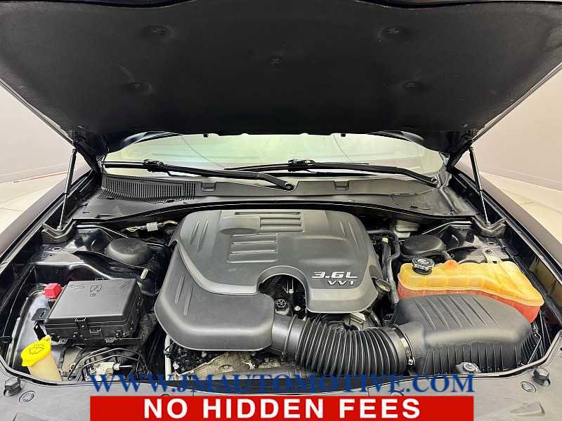 Used 2015 Dodge Charger SXT RWD image 10