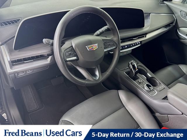 Used 2025 Cadillac XT4 Premium Luxury image 11