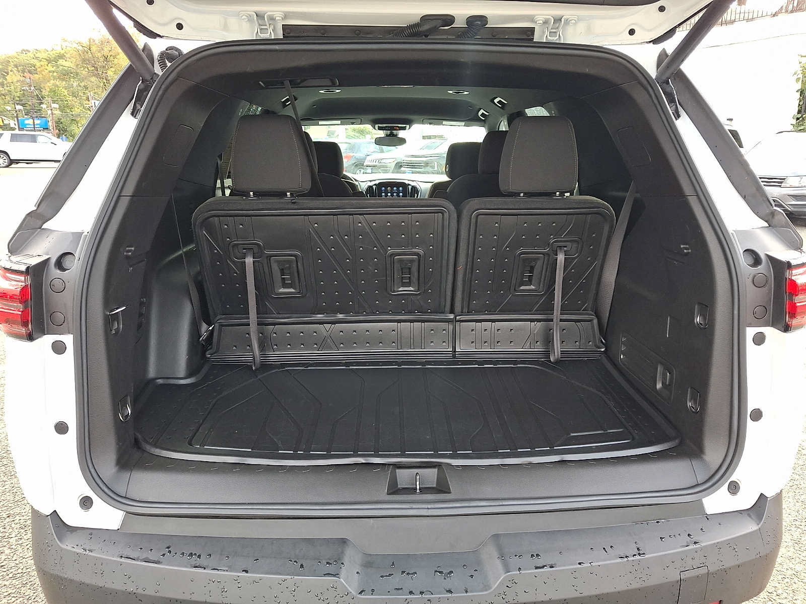Used 2023 Chevrolet Traverse LT w/ LPO, Floor Liner Package AWD/4WD image 29