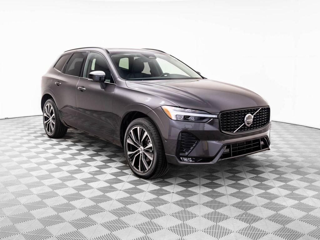Used 2025 Volvo XC60 B5 Plus image 7