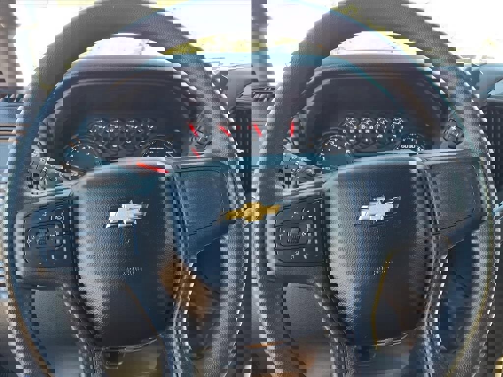 Used 2025 Chevrolet Silverado 1500 Custom image 25