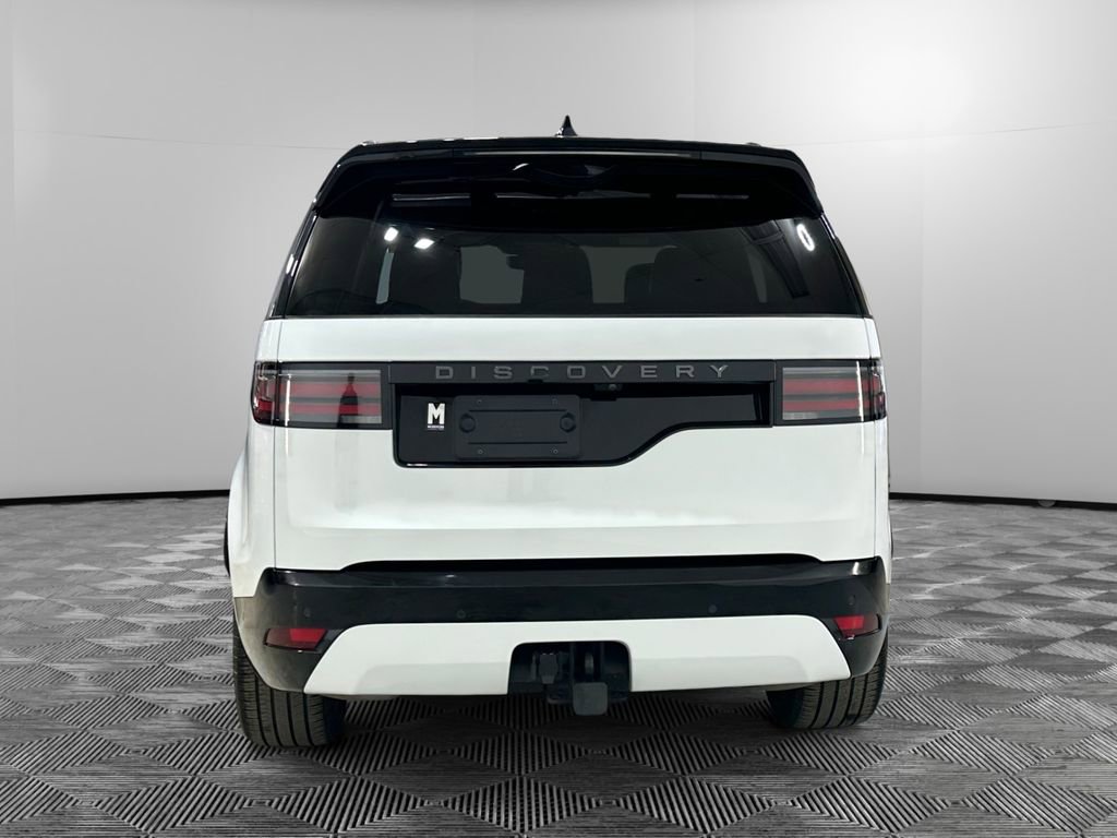 Used 2024 Land Rover Discovery Dynamic SE image 4
