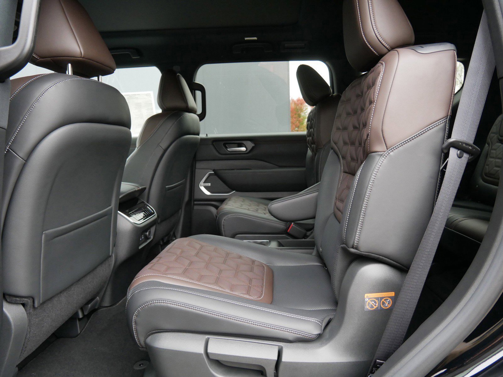 New 2026 Nissan Armada Platinum image 6