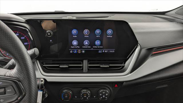 Used 2025 Chevrolet Trax RS w/ Sunroof Package FWD image 29
