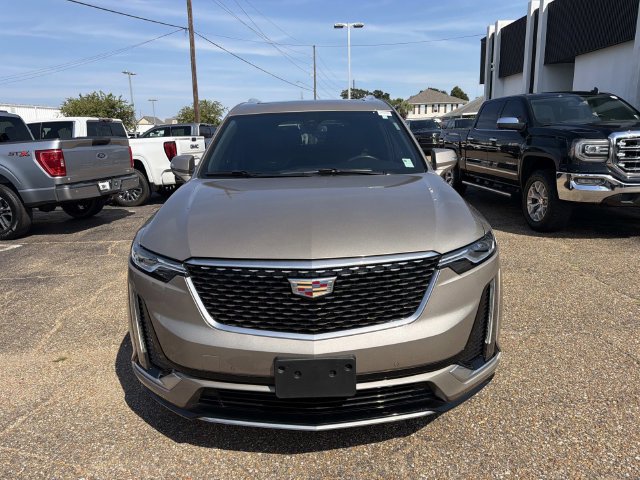 Used 2023 Cadillac XT6 Luxury w/ LPO, Floor Liner Package FWD image 2