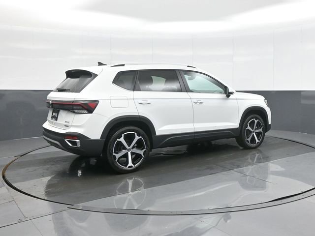 Used 2026 Volkswagen Taos SEL AWD/4WD image 7