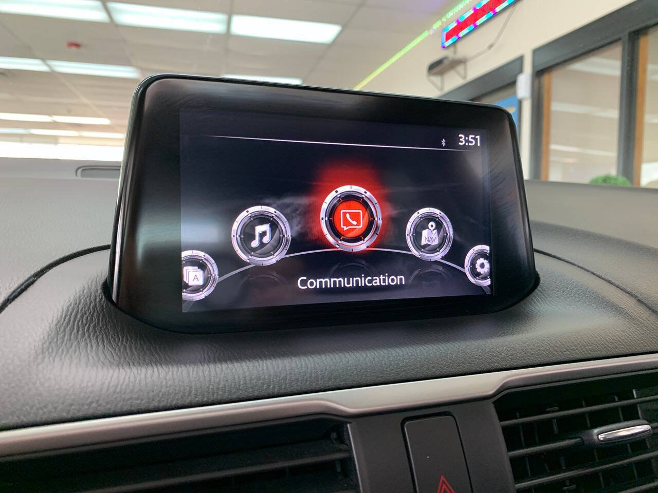 Used 2017 MAZDA MAZDA3 Touring FWD image 14