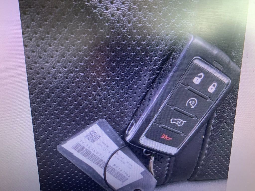 Used 2024 Jeep Wagoneer L Series II w/ Flexible Seating Group image 5