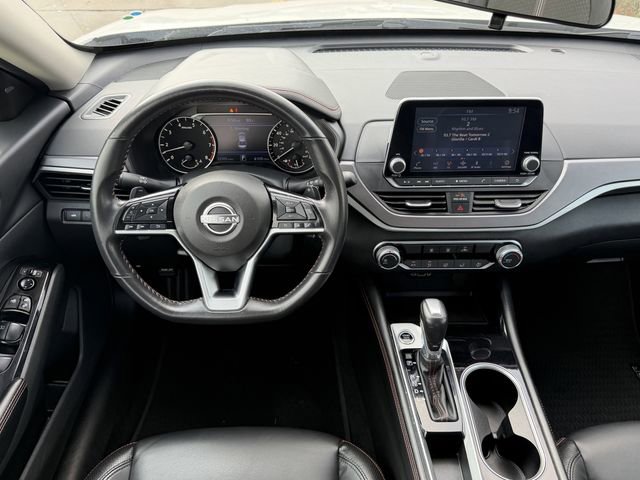Used 2025 Nissan Altima 2.5 SR image 10