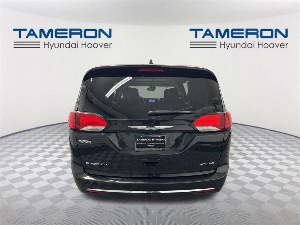 Used 2017 Chrysler Pacifica Limited w/ UConnect Theater Package image 4