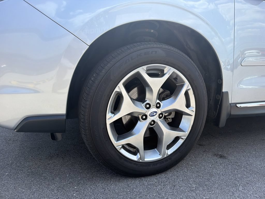 Used 2017 Subaru Forester 2.5i Touring AWD/4WD image 4